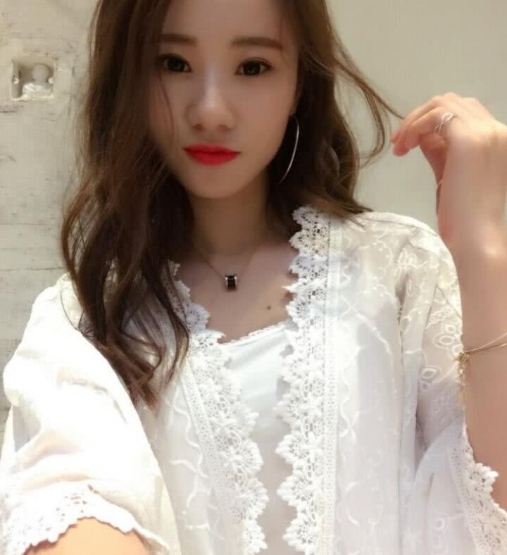 xingkong.com|洛阳爱心企业冒雨赠书山区校园建起爱心书屋(图1) 星空体育官网