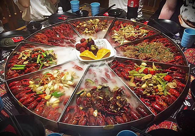 星空体育官网:
中甲第13轮1:2不敌贵州恒丰 石家庄永昌竣事妖怪三连客(图4) xingkong体育官网登录