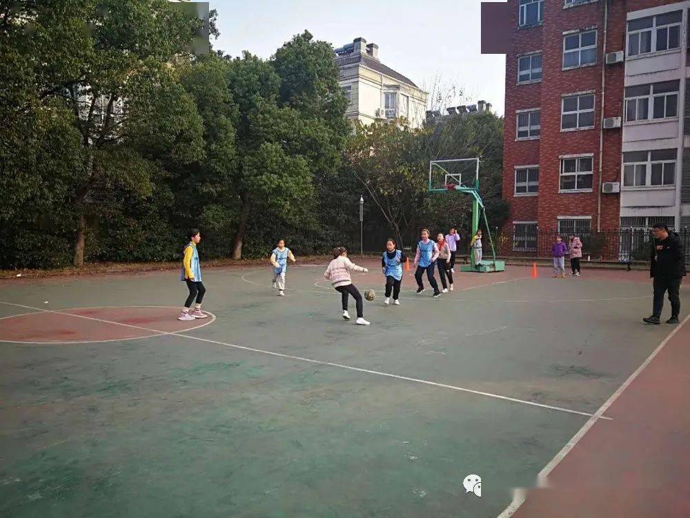 学校特色运动:“校长杯”校园足球联赛圆满举行:xingkong体育官网登录(图13)
学校特色运动:“校长杯”校园足球联赛圆满举行:xingkong体育官网登录(图13)