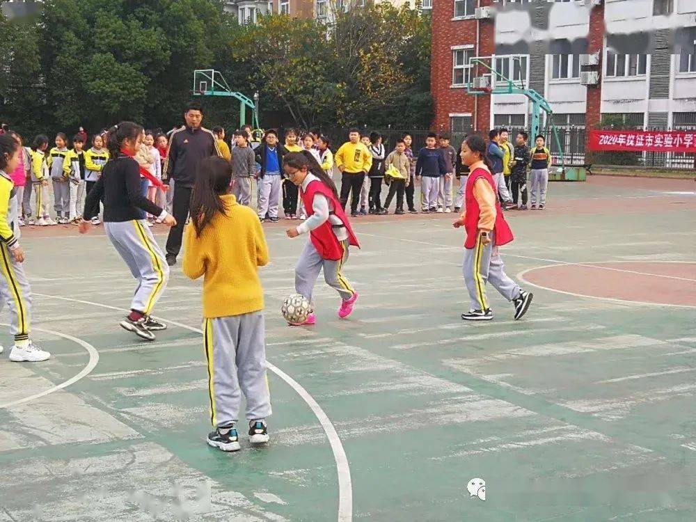 学校特色运动:“校长杯”校园足球联赛圆满举行:xingkong体育官网登录(图14)
学校特色运动:“校长杯”校园足球联赛圆满举行:xingkong体育官网登录(图14)