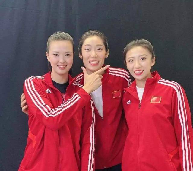 
她被誉为中国排球女神 小蛮腰纹身很精致 因网络暴力选择退役_星空官网登录(图1)